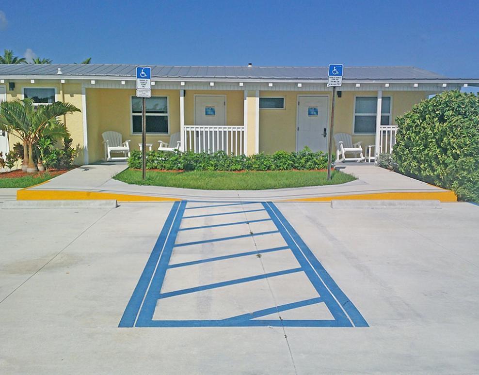 Fiesta Key Rv Resort Standard Ada Room 5 Layton Room photo
